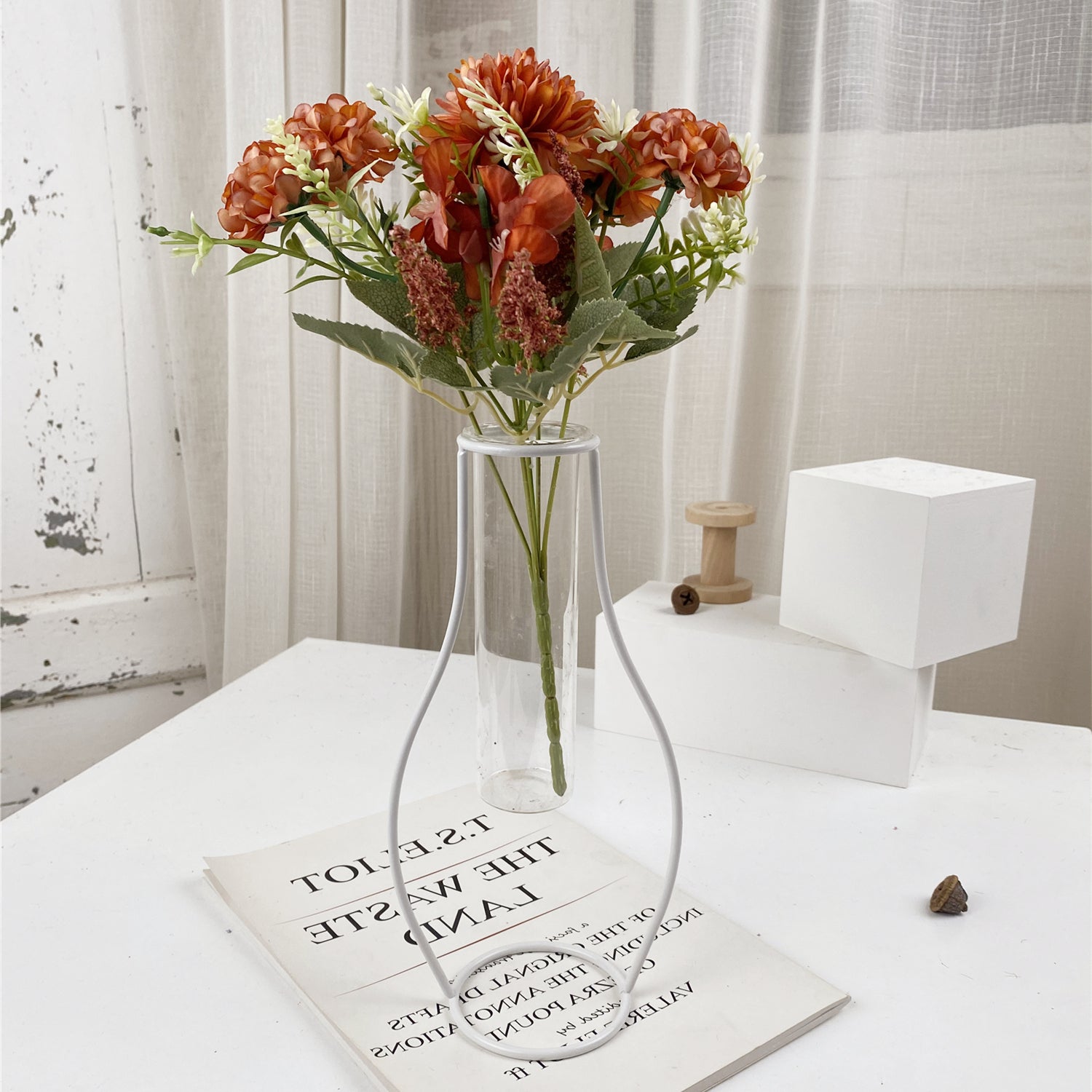 Nordic Iron Line Vases for Chic Floral Decor